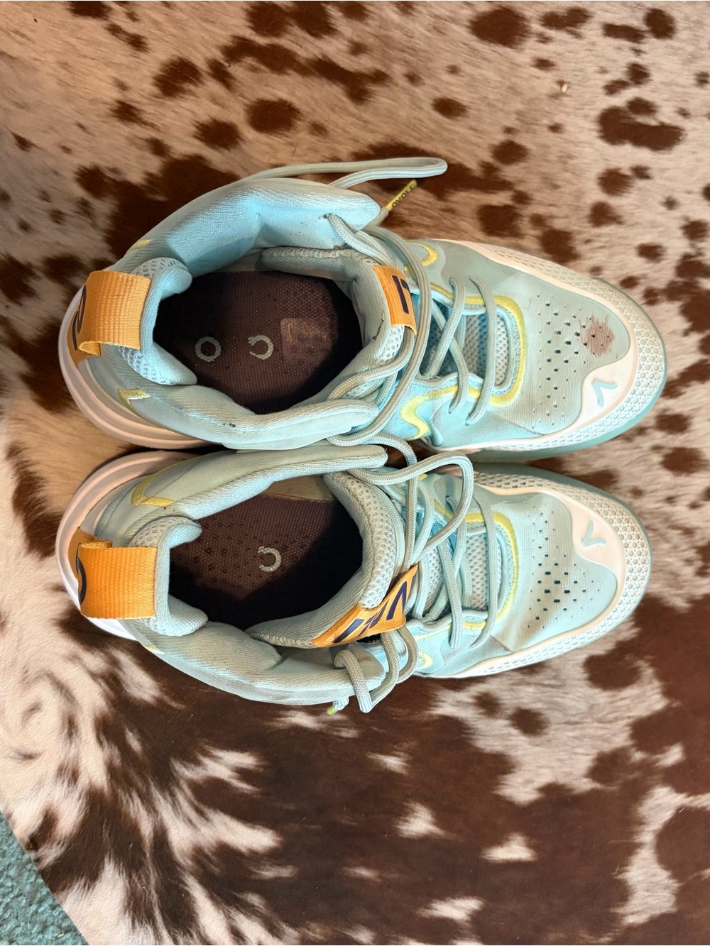 Women's Light Blue Sneakers with Yellow Accents - Casual Athletic Style